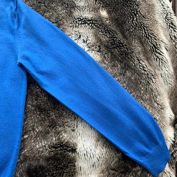 Express Design Studio V-Neck Sweater - Picture 5 of 9